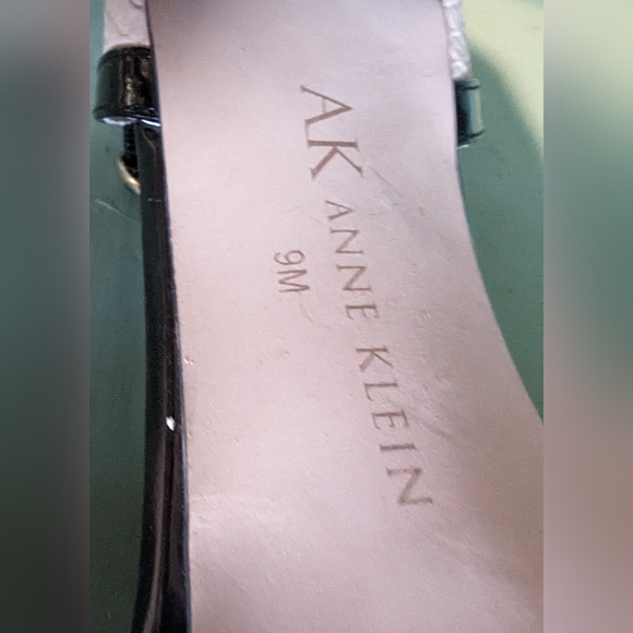 Anne Klein T-Strap Pumps, Heels, Open Toe, Size 9M - Picture 7 of 10
